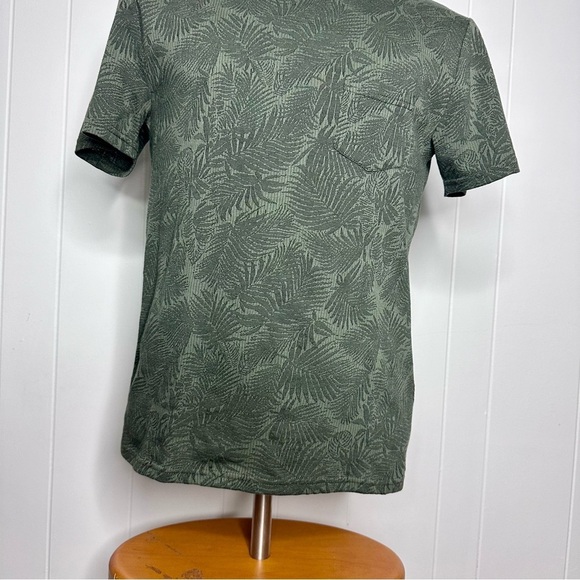 Slate & Stone Textured Palm Leaves Pocket T Shirt - Picture 4 of 8